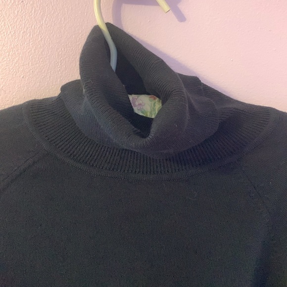 3/10$ Turtleneck Jacob - Picture 2 of 4